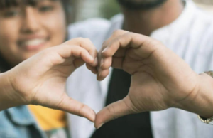 El 49 por ciento de las mujeres indias dice que la cultura pop está dando forma a sus expectativas en las citas.