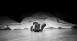 Maharashtra: Un hombre se suicida dentro de un tempo estacionado en el distrito de Latur