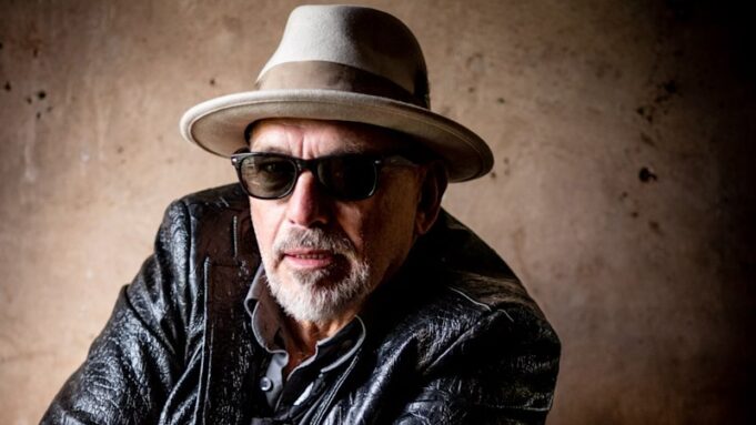 El fundador de Black Sorrows habla sobre las mujeres importantes de su vida