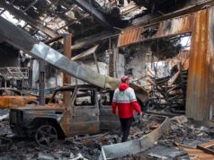 Los riesgos de escalada aumentan a medida que Estados Unidos prepara tropas terrestres y los hutíes de Yemen atacan a Israel