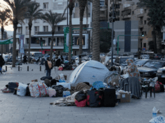 Etihad reanuda vuelos a Australia; La policía británica arresta a cuatro hombres bajo sospecha de espionaje iraní