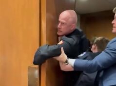 Le rompen el brazo a un veterano mientras protestaba en el Congreso