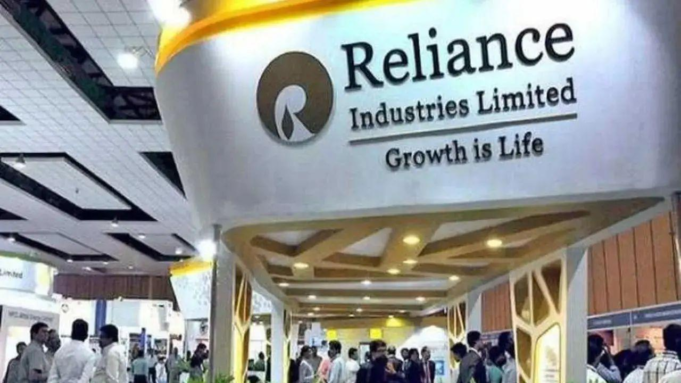 Reliance niega informes de compra de crudo iraní en medio de tensiones