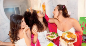 Esta marca de comida de la Generación Z en Mumbai atiende en voz alta a la persona hambrienta que llevas dentro