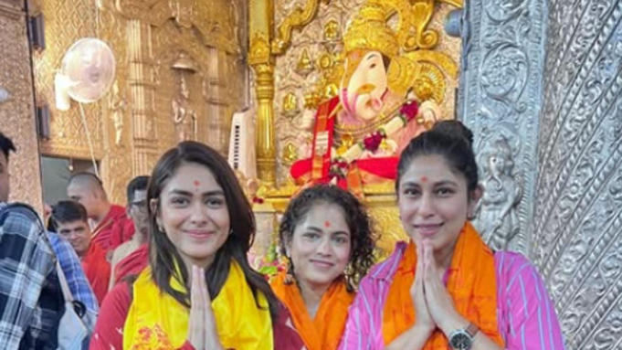 Mrunal Thakur busca las bendiciones de Bappa durante su visita a Pune