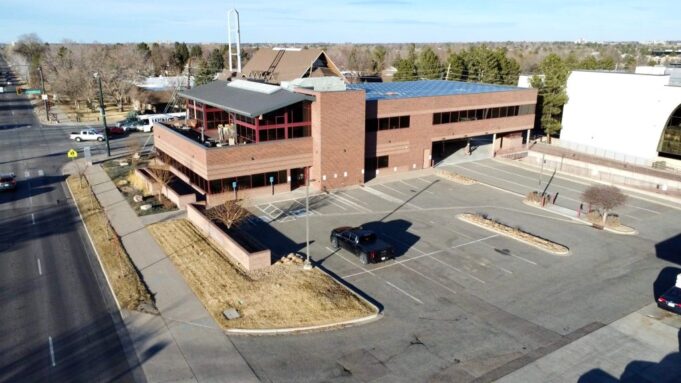 Ramos Law compra oficina en el sureste de Denver por $3 millones