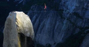 SXSW ‘The Dark Wizard’ perfila al escalador Dean Potter: primer vistazo