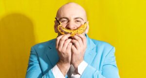 Los Fairbairn; Sección; Abby Govindan; Anisa Nandaula; Casey Philips; Narigón; Connor Daríol; Demi Adejuyigbe; Mae Da;