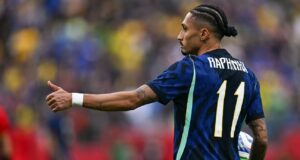 El presidente del Barcelona, Joan Laporta, se enfurece con la FIFA por la lesión de Raphinha