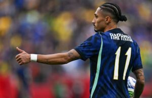 El presidente del Barcelona, Joan Laporta, se enfurece con la FIFA por la lesión de Raphinha