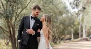 El mariscal de campo de los Seahawks, Sam Darnold, se casa con su prometida Katie Hoofnagle