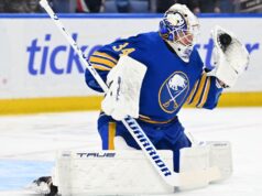 Sabres G Lyon puede perderse el inicio de los playoffs por una lesión en la parte inferior del cuerpo