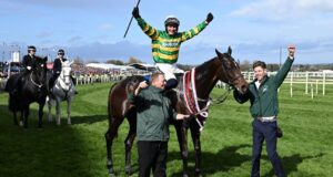 Grand National 2026: I Am Maximus emula a Red Rum con una victoria de regreso en Aintree, como sucedió