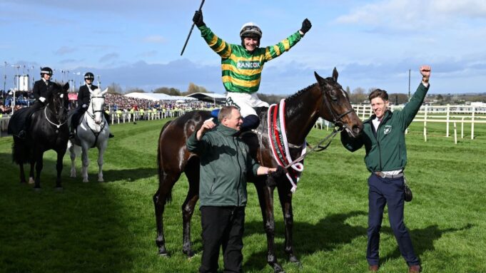 Grand National 2026: I Am Maximus emula a Red Rum con una victoria de regreso en Aintree, como sucedió
