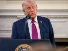 Trump repite llamado al Congreso para que controle los deportes universitarios