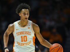 El delantero de Tennessee Nate Ament se declara para el draft de la NBA después de 1 temporada