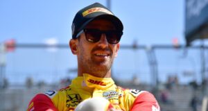 Romain Grosjean golpea sin darse cuenta a un pájaro durante la carrera de Indy 500