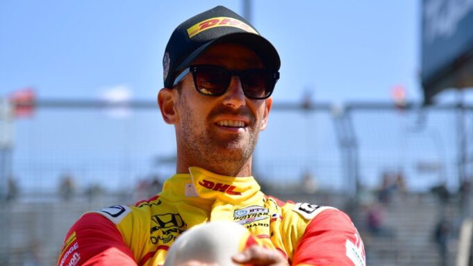 Romain Grosjean golpea sin darse cuenta a un pájaro durante la carrera de Indy 500