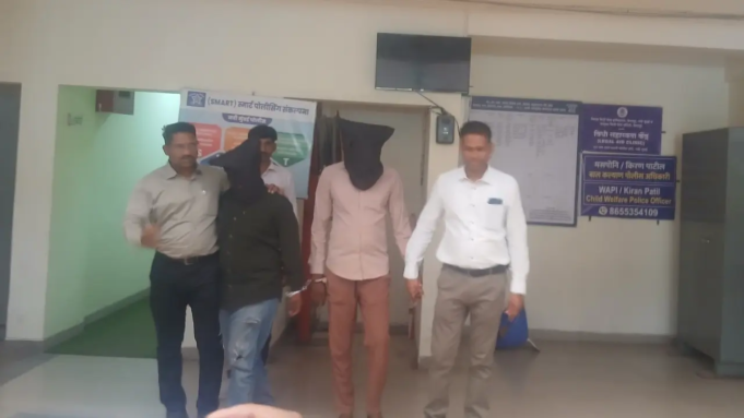 Babas falsos arrestados por engañar a una mujer por 1,9 rupias lakh en Navi Mumbai