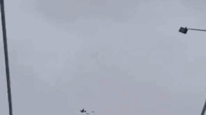 Avión de combate estadounidense derribado por Irán; un miembro de la tripulación rescatado; Portavoz iraní se burla de búsqueda; Trump quiere un presupuesto de defensa de 1,5 billones de dólares