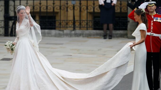 Meghan, Beatrice, Catherine o Carolyn: ¿cuál vestido era mejor?