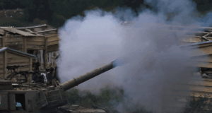 Israel negociará con el Líbano, dice Netanyahu, mientras continúan los ataques; Se mantiene el alto el fuego antes de las conversaciones de paz en Pakistán; El estrecho de Ormuz permanece cerrado