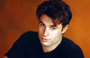 La estrella de Melrose Place y Starship Troopers muere repentinamente a los 57 años