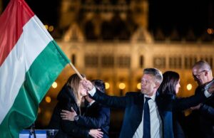 Multitudes jubilosas celebran la derrota de Viktor Orbán y el ascenso de Peter Magyar