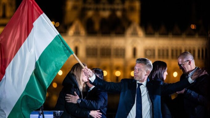 Multitudes jubilosas celebran la derrota de Viktor Orbán y el ascenso de Peter Magyar