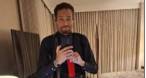 El presunto pistolero Cole Tomas Allen se tomó una selfie en una habitación de hotel en Washington antes de intentar asesinar al presidente, dicen los fiscales