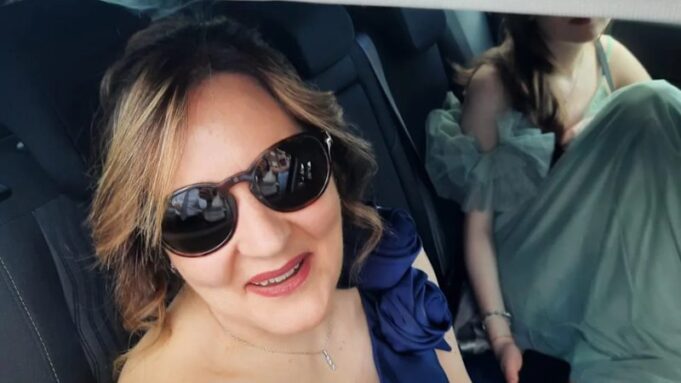 Misterio cuando la esposa y la hija del alcalde fueron ‘envenenadas con ricino’