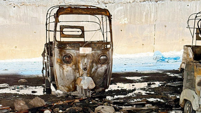 El infierno bajo el puente Ramabai no perdona a ningún auto-rickshaw, nuevo o viejo