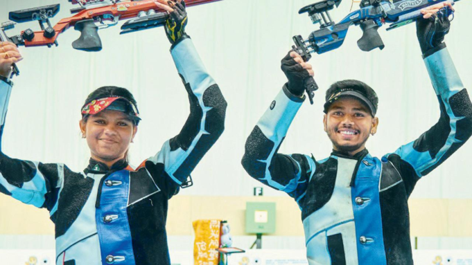 Shambhavi y Divyanshu se llevan el oro con una puntuación WR de 499,9