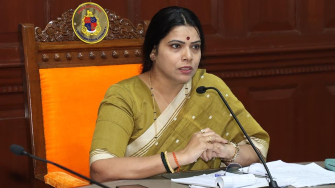 El alcalde de Mumbai ordena medidas para garantizar el suministro ininterrumpido de agua en verano