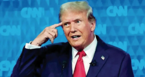 El presidente de Estados Unidos, Donald Trump, rechaza las afirmaciones del manifiesto tras el tiroteo en una cena en la Casa Blanca