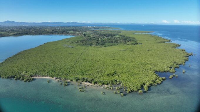 Fiji es un lugar extraño para intentar resolver la crisis de residuos de Australia, y los lugareños no están contentos