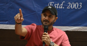 El ex spinner de India lucha por el formato más largo al margen del evento Legends Club en Mumbai