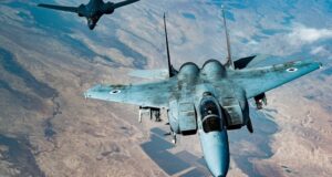 Trump fija un plazo de 48 horas para que un tripulante sea rescatado y otro detrás de las líneas enemigas después de que Irán derribara un avión de combate estadounidense.