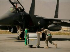 Rescatan al aviador estadounidense desaparecido mientras Teherán intensifica los ataques contra sus vecinos