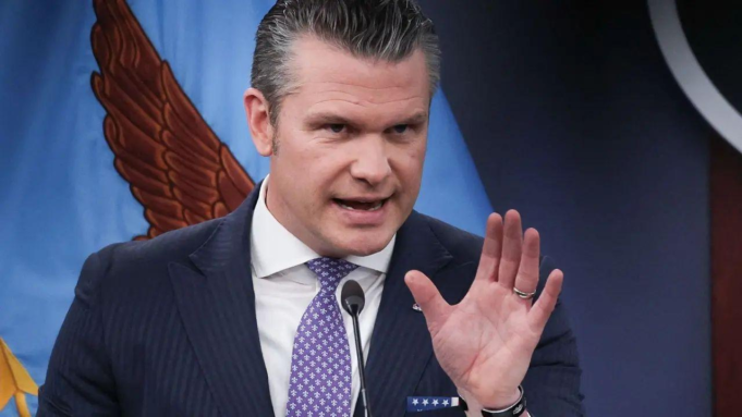 "Renuncia al uranio o lo sacaremos.": Pete Hegseth lanza un ultimátum a Irán