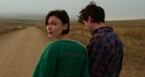 Alphabet Lane, con Tilda Cobham-Hervey y Nicholas Denton, es una mirada salvaje a lo que sucede cuando el sueño del cambio de árbol se convierte en una pesadilla.