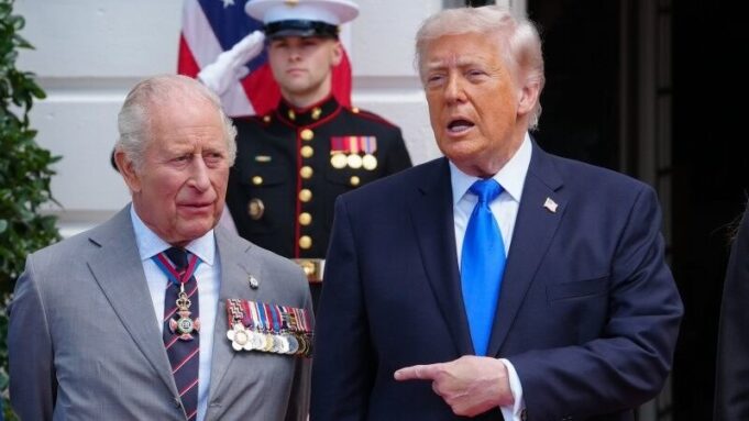 El rey Carlos y la reina Camila concluyen su visita de Estado a Estados Unidos; Trump presenta un nuevo plan para reabrir el Estrecho de Ormuz