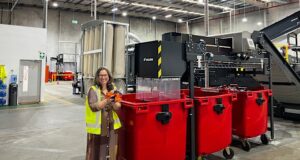 La instalación de reciclaje textil con IA en Ipswich combate el desperdicio de moda rápida