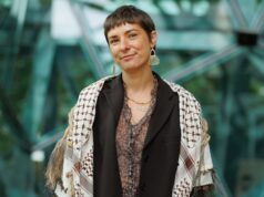 Los autores cortaron los lazos después de que el editor eliminara el libro de las Primeras Naciones Bila, un ciclo fluvial