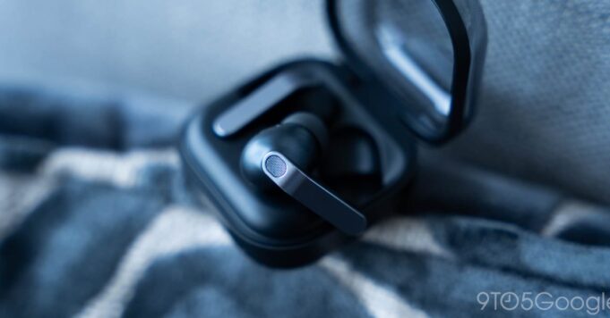 La primera actualización de Galaxy Buds 4 y Buds 4 Pro trae correcciones de estabilidad y se implementa