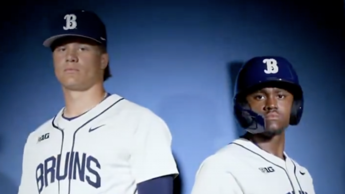 La nieta de Jackie Robinson presenta los uniformes tributo de UCLA
