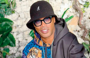 La cárcel, sin barrera para la leyenda del fútbol brasileño Ronaldinho