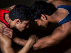 Barcos C asiáticos: Sujeet Kalkal, Abhimanyou Mandwal bolso dorado