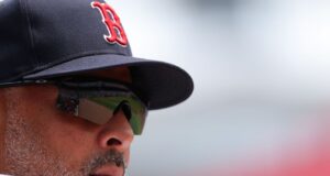 En correo electrónico, agradece a Alex Cora que confía en el futuro de los Medias Rojas