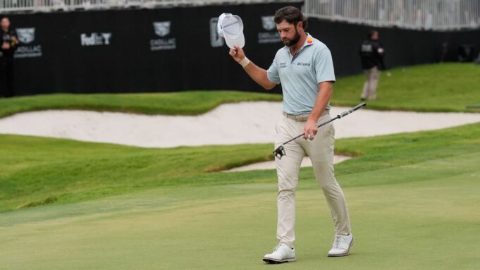 Cameron Young finaliza su victoria de punta a punta en el Campeonato Cadillac